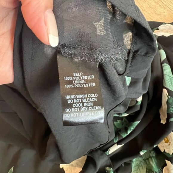 Lulu's Magnolia Blooms Black Floral
Print Maxi Dress size m - Picture 9 of 12